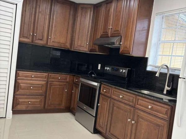 1549 NW 60th Avenue, Sunrise, FL 33313