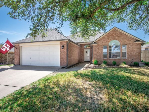 2407 Kingsbury DR , Temple, TX 76502