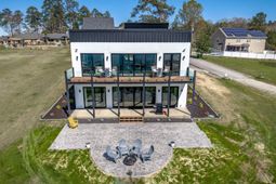 116 Currioman Drive photo 4