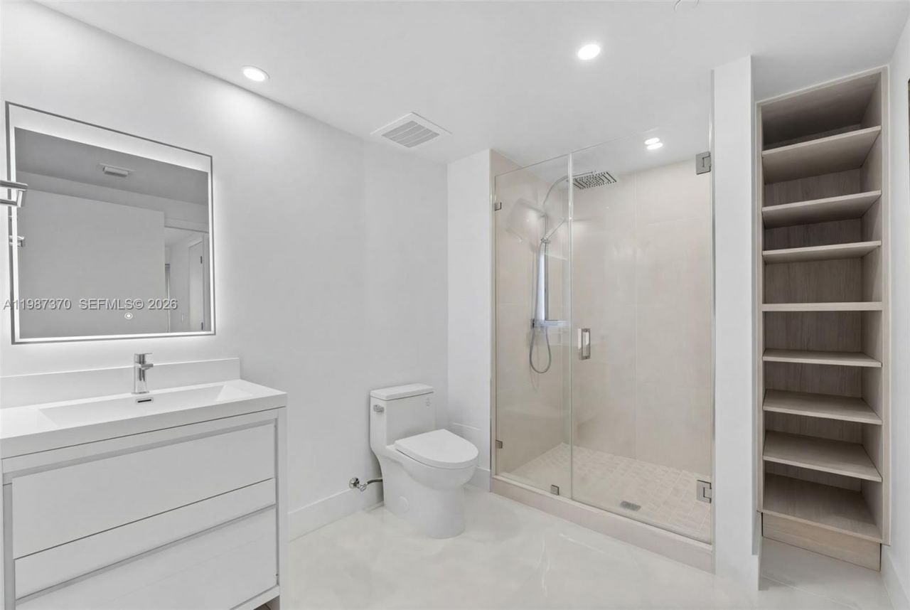 1850 S Ocean Dr, Unit 4206, Hallandale Beach, FL 33009 Photo