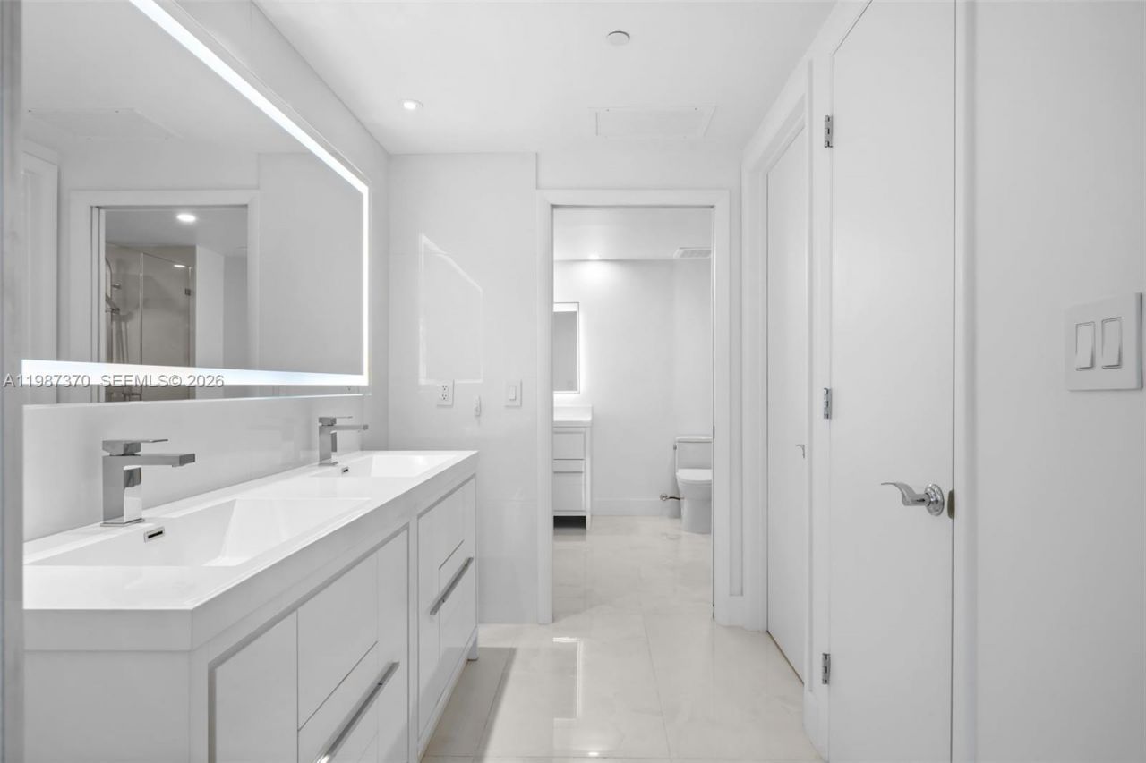 1850 S Ocean Dr, Unit 4206, Hallandale Beach, FL 33009 Photo