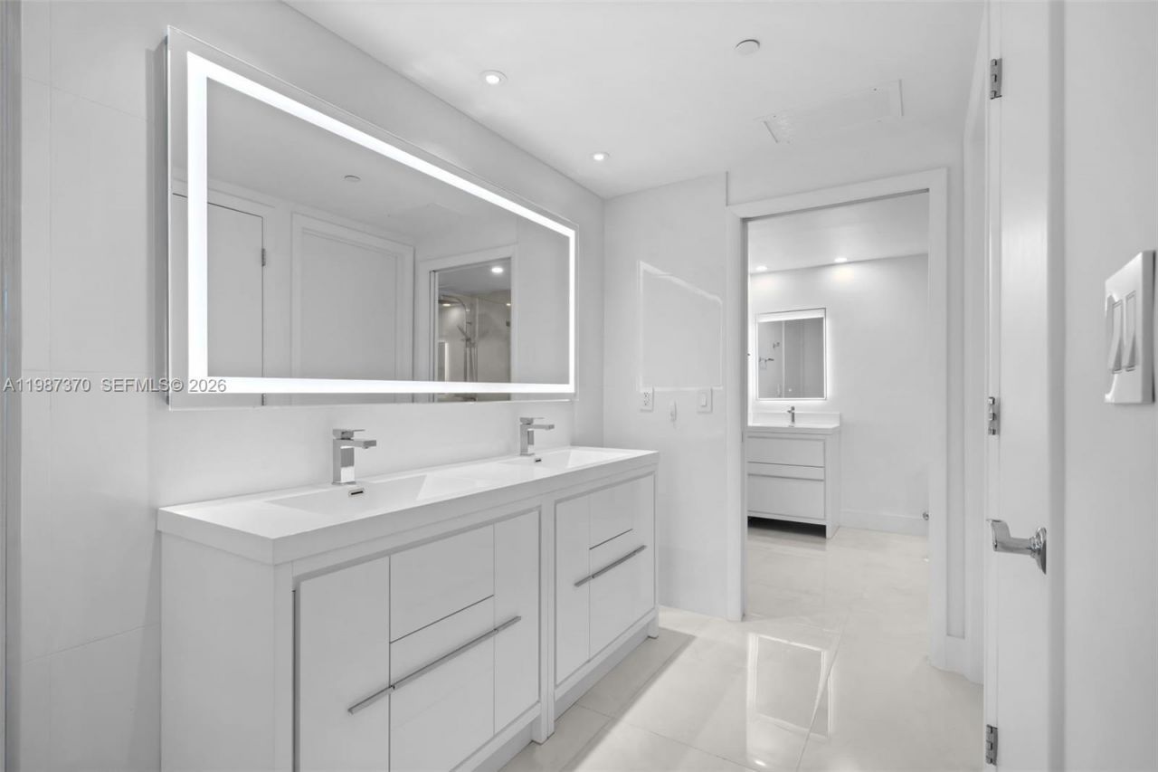 1850 S Ocean Dr, Unit 4206, Hallandale Beach, FL 33009 Photo