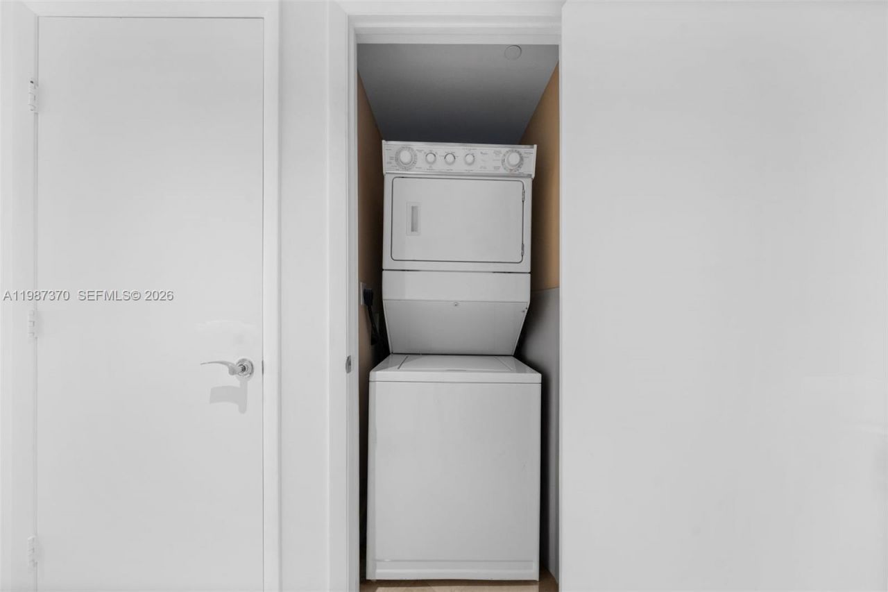 1850 S Ocean Dr, Unit 4206, Hallandale Beach, FL 33009 Photo