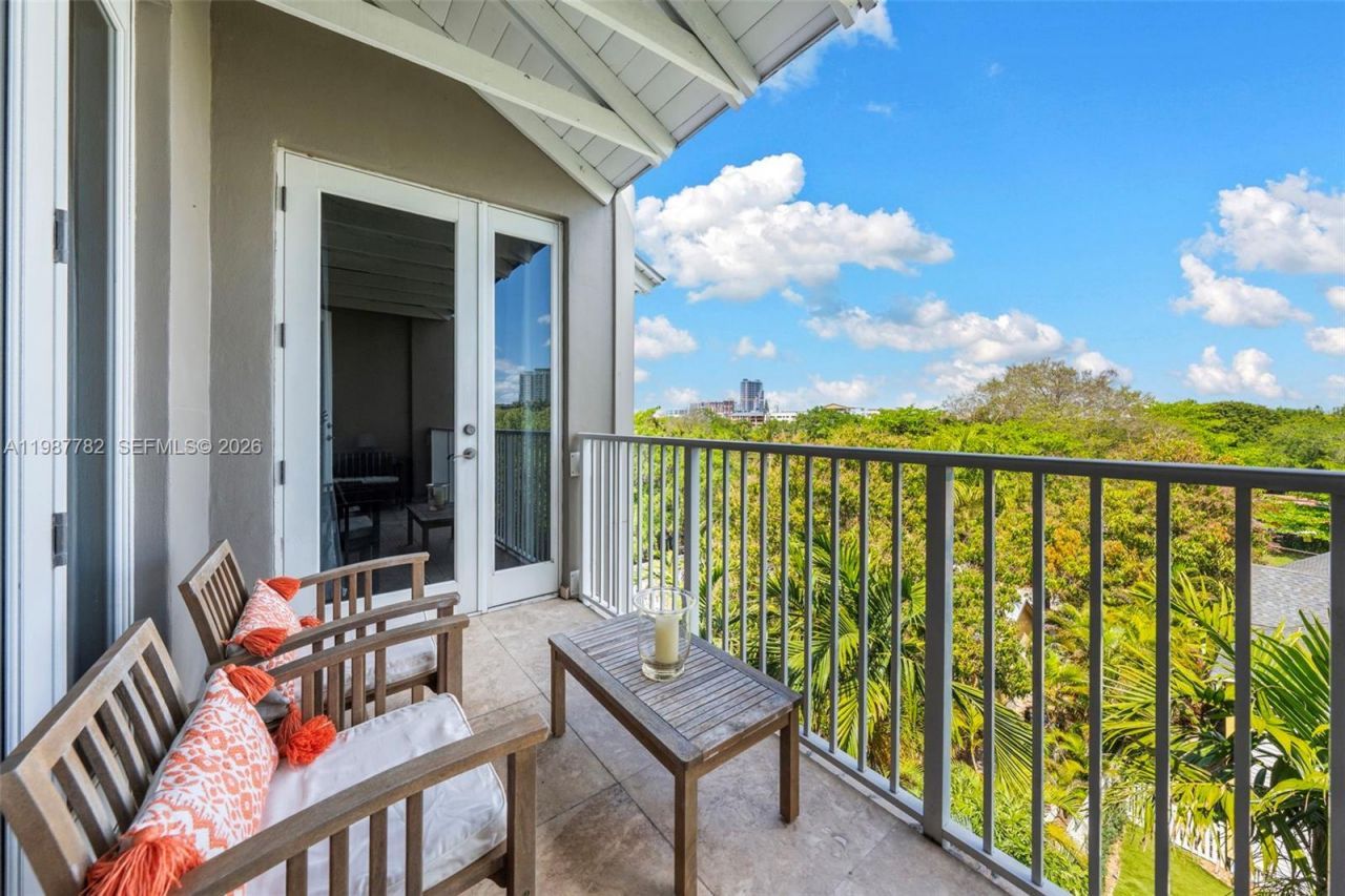 3540 Main Hwy, Unit PH04, Miami, FL 33133 Photo