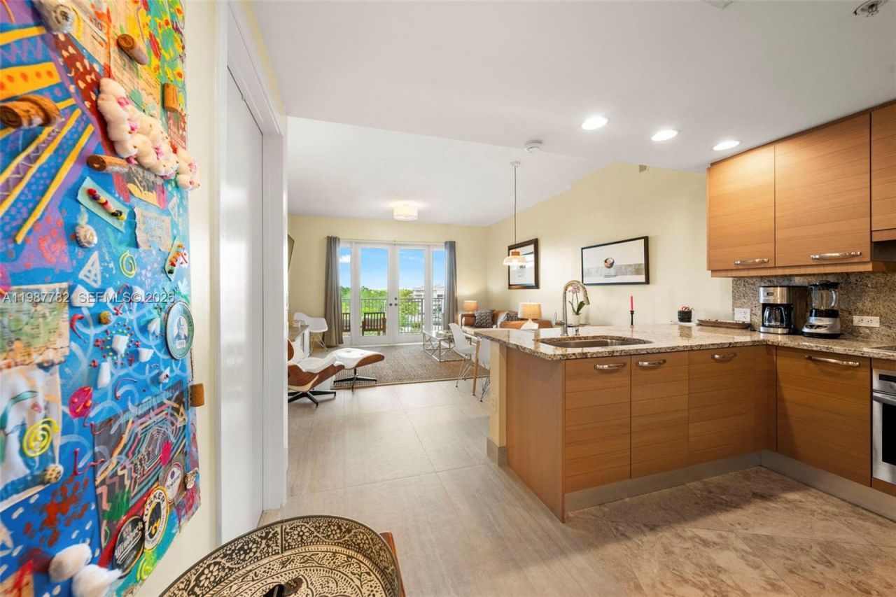 3540 Main Hwy, Unit PH04, Miami, FL 33133 Photo