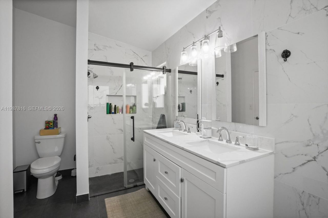 16941 Royal Poinciana Dr , Weston, FL 33326 Photo