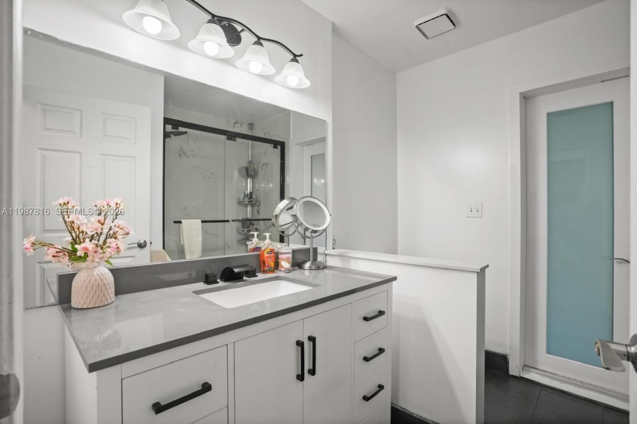 16941 Royal Poinciana Dr , Weston, FL 33326 Photo