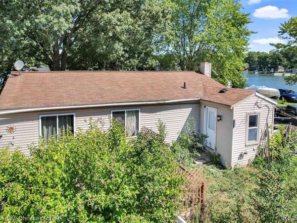 9439 Garforth Drive, White Lake Twp, MI 48386