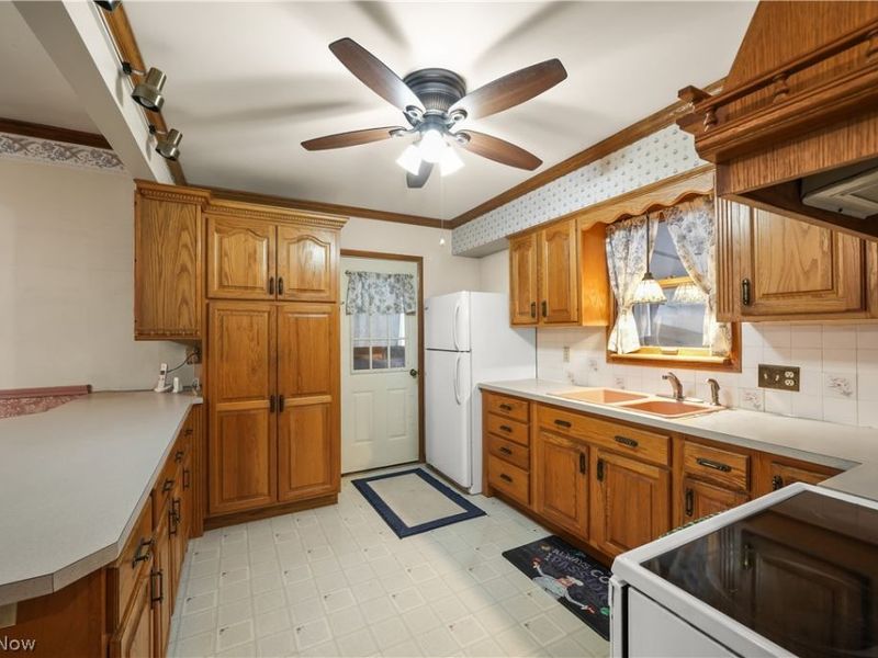 128 6th Street NW, Barberton, OH 44203 Photo 17