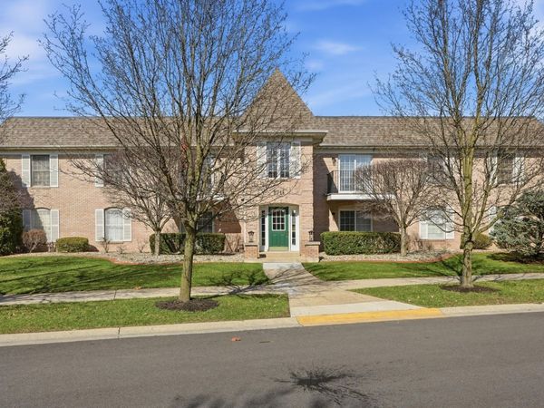 2711 Georgetowne Drive, Unit B2, Highland, IN 46322