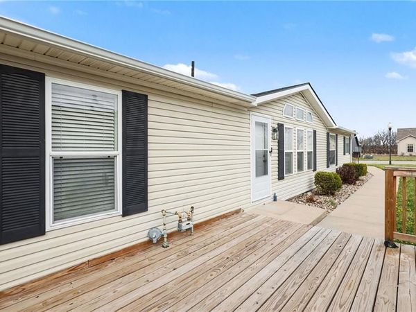 1002 NE White Oaks Lane, Oak Grove, MO 64075