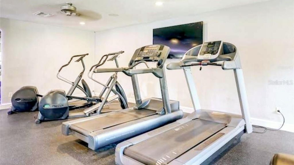 213 Seahorse Drive Se, Unit D, Saint Petersburg, FL 33705 Photo