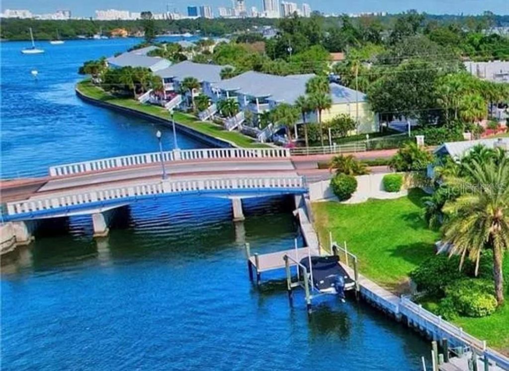 213 Seahorse Drive Se, Unit D, Saint Petersburg, FL 33705 Photo