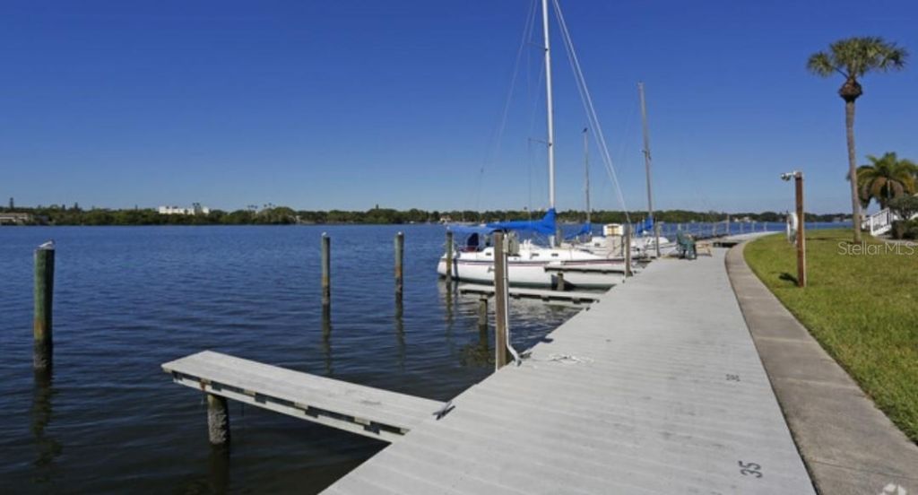 213 Seahorse Drive Se, Unit D, Saint Petersburg, FL 33705 Photo