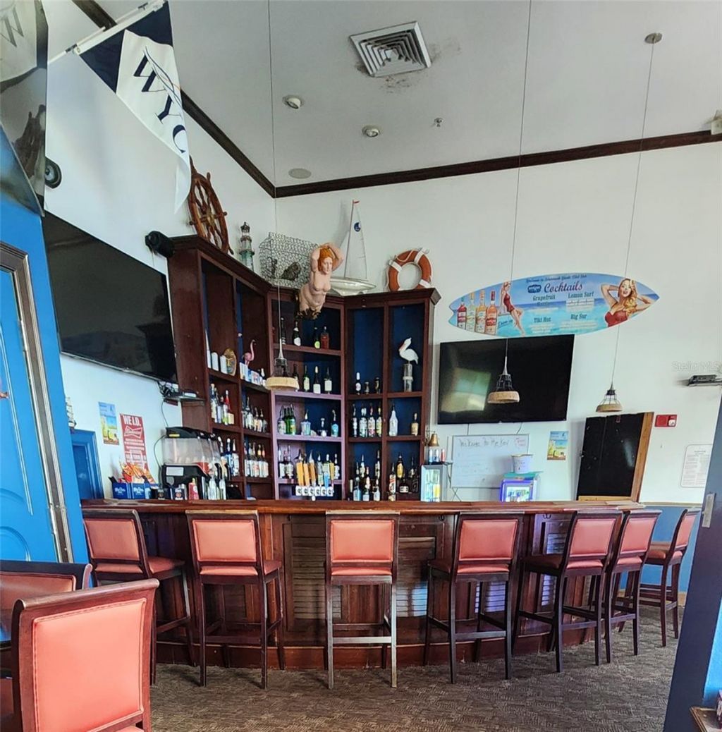 213 Seahorse Drive Se, Unit D, Saint Petersburg, FL 33705 Photo