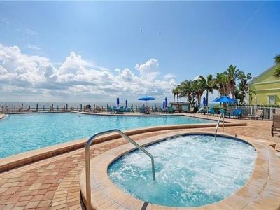 213 Seahorse Drive Se, Unit D, Saint Petersburg, FL 33705 Photo