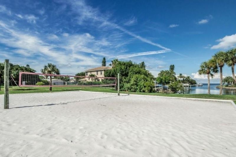 213 Seahorse Drive Se, Unit D, Saint Petersburg, FL 33705 Photo
