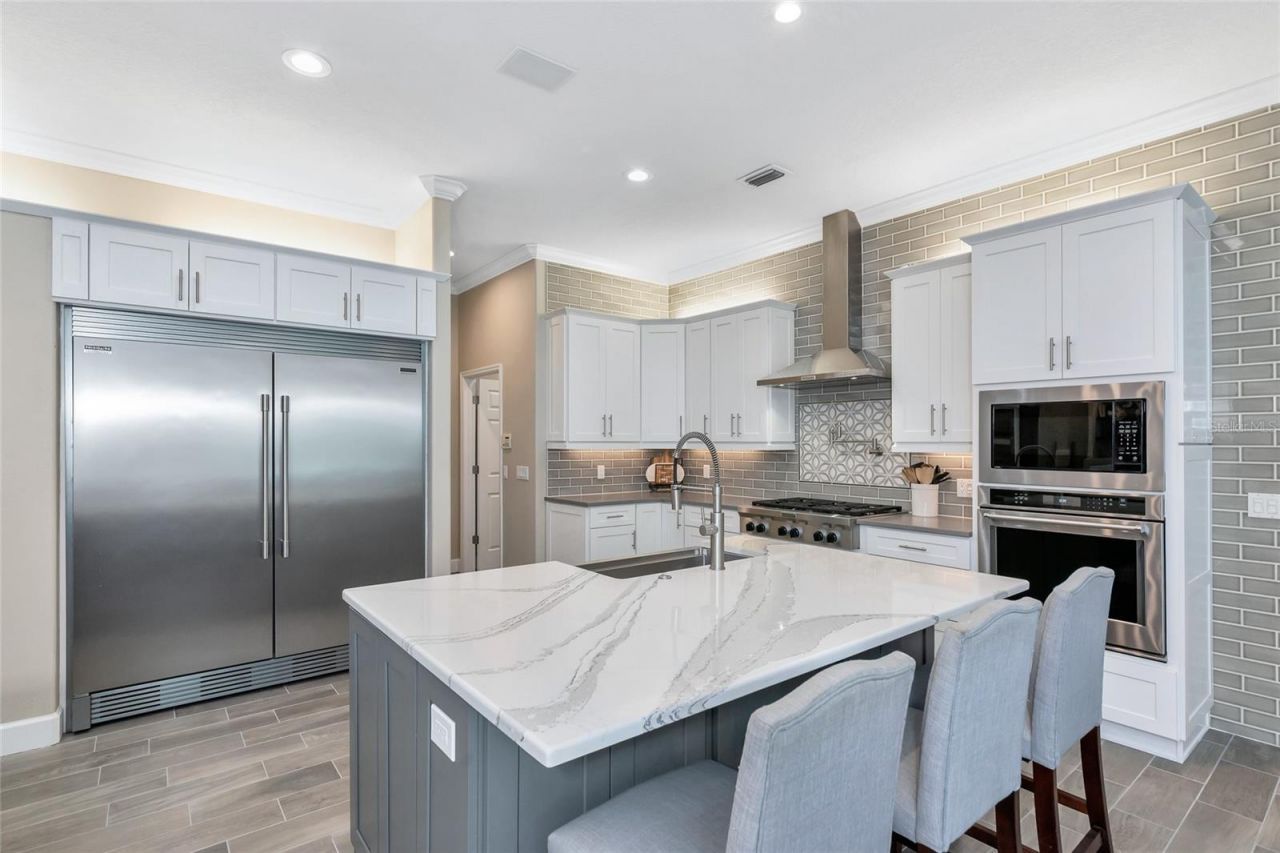 702 Woodview Way, Bradenton, FL 34212 Photo