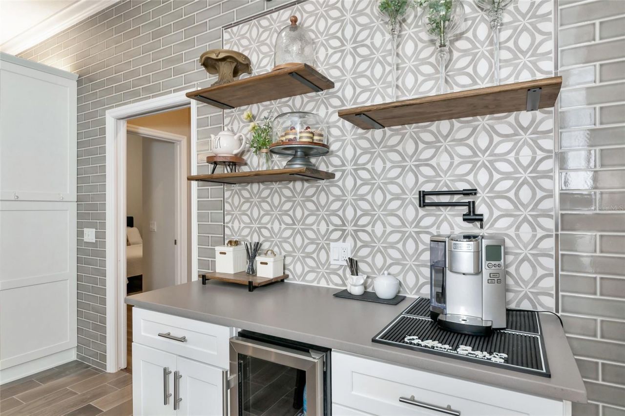 702 Woodview Way, Bradenton, FL 34212 Photo