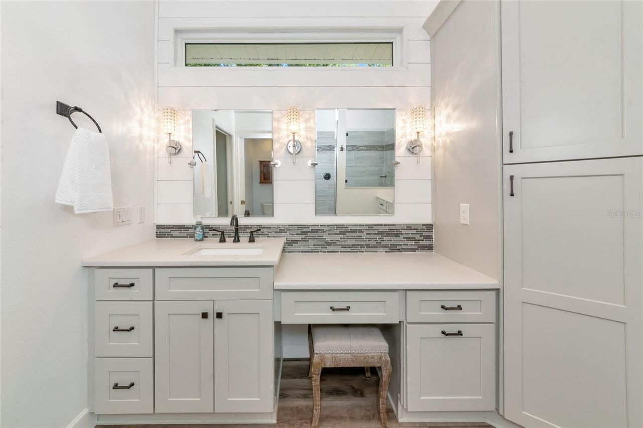 702 Woodview Way, Bradenton, FL 34212 Photo