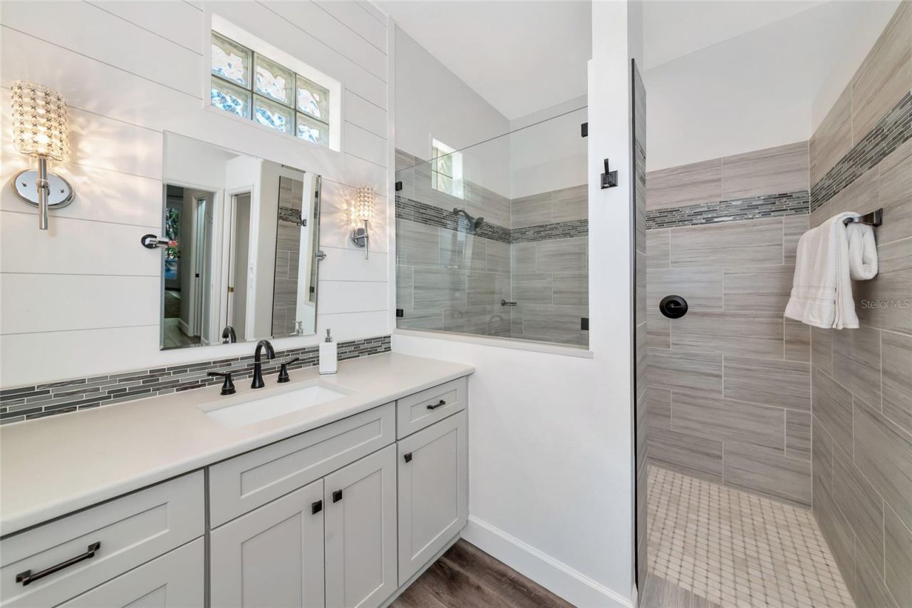 702 Woodview Way, Bradenton, FL 34212 Photo