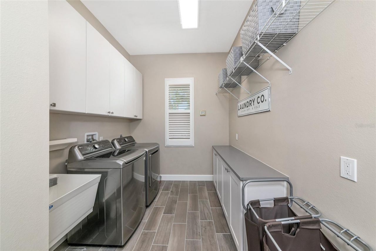 702 Woodview Way, Bradenton, FL 34212 Photo