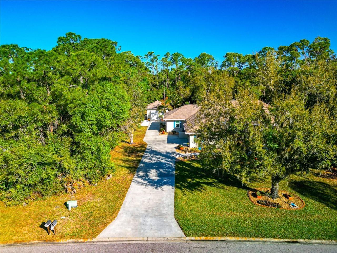 702 Woodview Way, Bradenton, FL 34212 Photo