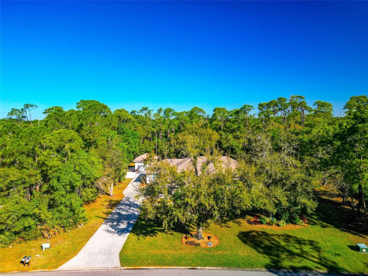 702 Woodview Way, Bradenton, FL 34212 Photo