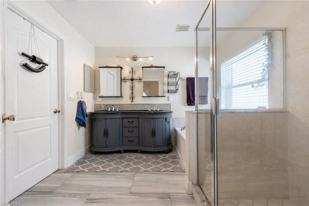 2415 NE 22nd Ave, Cape Coral, FL 33909 Photo