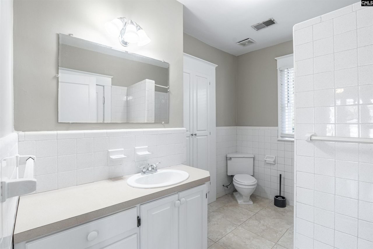 715 W Dekalb Street  Photo 12