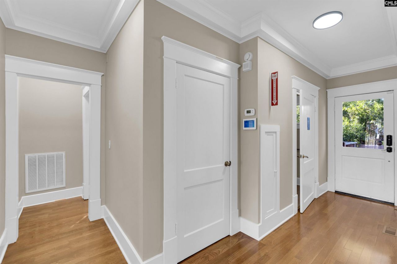 715 W Dekalb Street  Photo 23