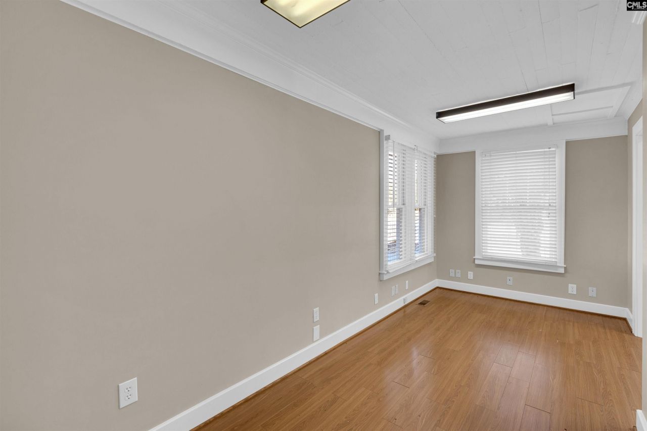 715 W Dekalb Street  Photo 27