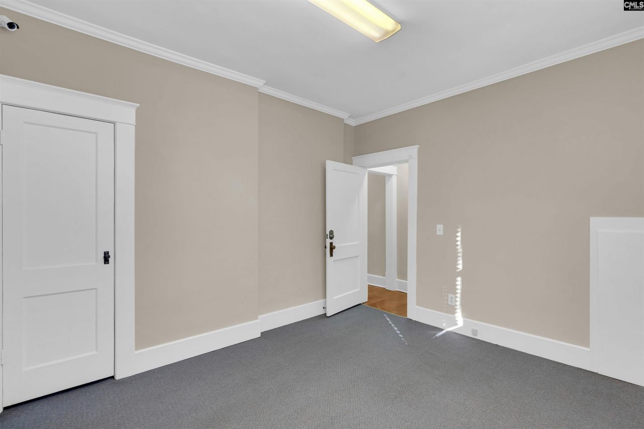 715 W Dekalb Street  Photo 36