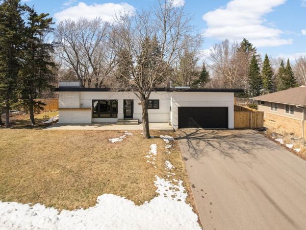 1057 Esther Lane , Mendota Heights, MN 55118