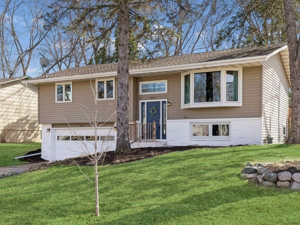 7859 48th Avenue N, New Hope, MN 55428