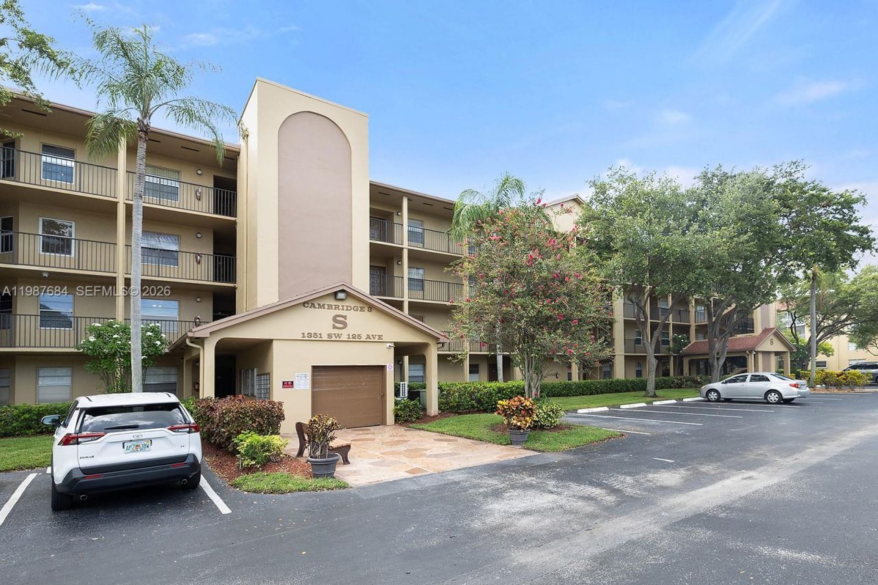 1351 SW 125th Ave, Unit 108S, Pembroke Pines, FL 33027 Photo