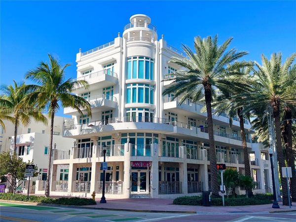 448 Ocean Dr #302