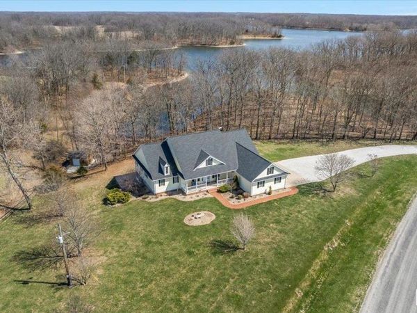 28360 Quarton Road, Palmyra, IL 62674