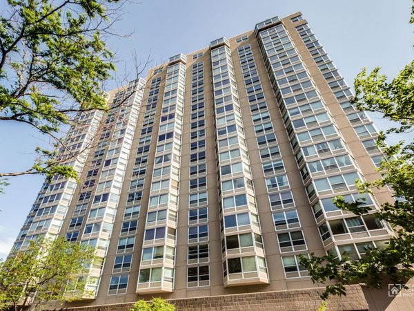 720 W Gordon Terrace , Unit 16E, Chicago, IL 60613