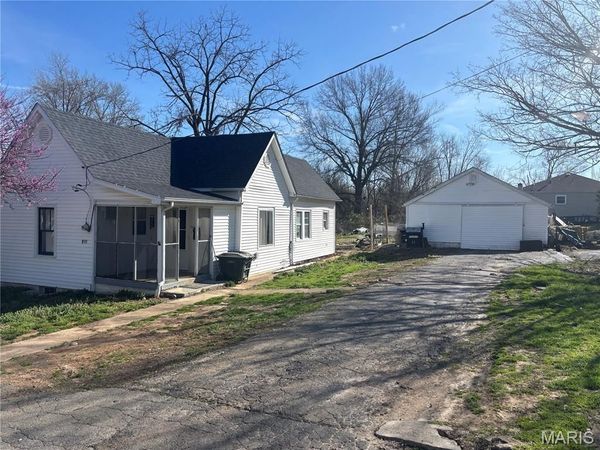 811 Andrews Street , Fredericktown, MO 63645