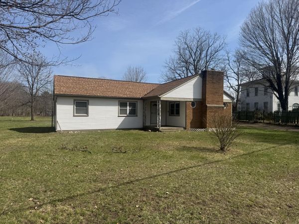 10121 S Sprinkle Road, Vicksburg, MI 49097