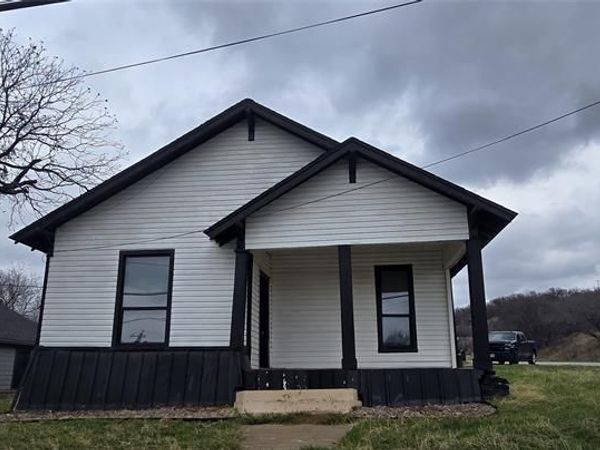 915 NE 1st Street, Mineral Wells, TX 76067