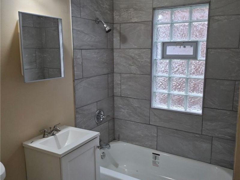 3399 E 140 Street, Unit 1, Cleveland, OH 44120 Photo 2