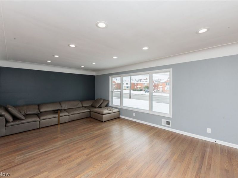 2539 Warrensville Center Road, Unit Down, University Heights, OH 44118 Photo 4