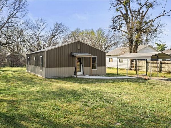 609 N Wood Street, Caney, KS 67333