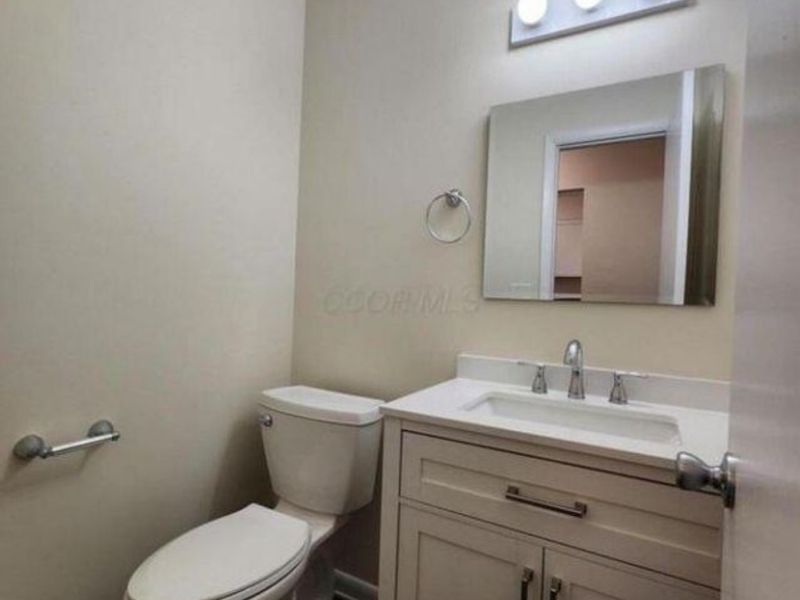 3667-3673 McCarley Drive S, Columbus, OH 43228 Photo 4