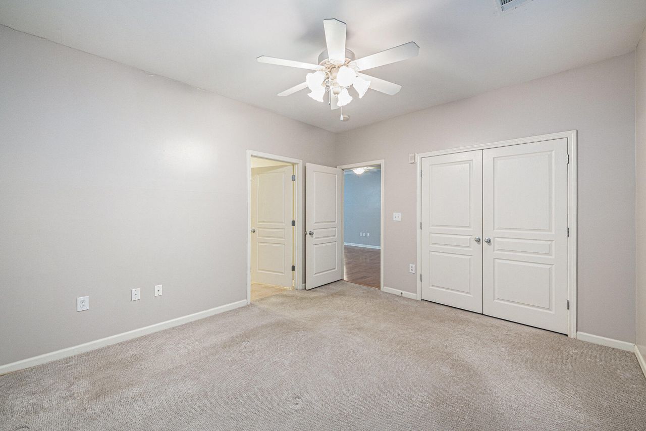 300 Bucksley Lane Photo 11