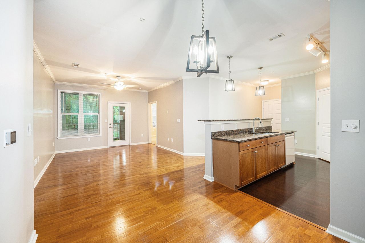 300 Bucksley Lane Photo 4