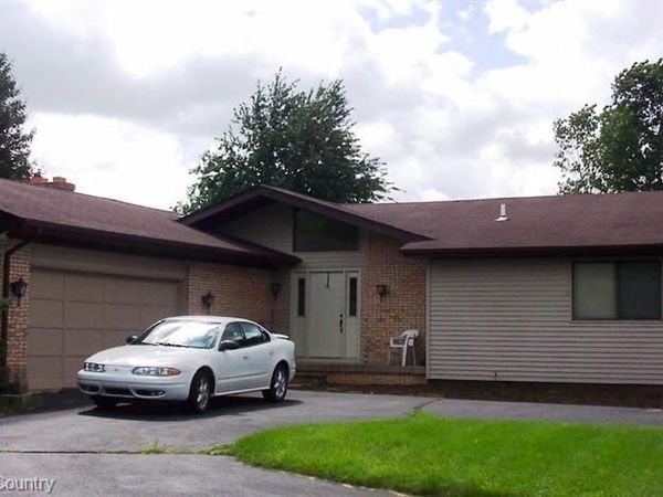 8777 Tamarack Drive , Hamburg Twp, MI 48116