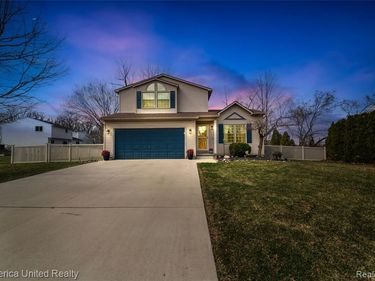 785 Eagle Heights Drive, South Lyon, MI 48178